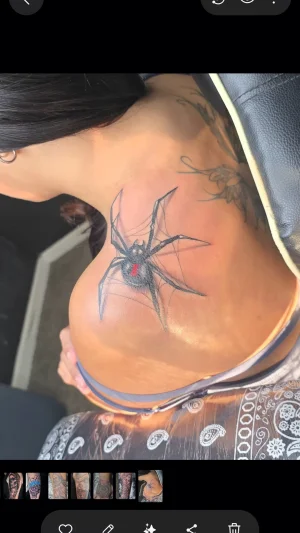 Black Widow Spider Shoulder Piece