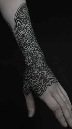 Mandala Geometric Quarter Sleeve