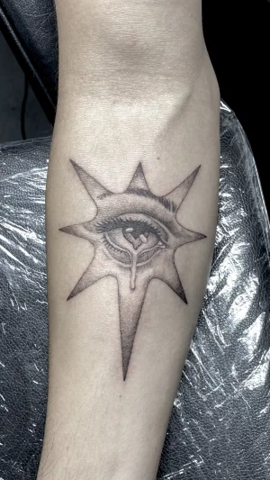 Realistic Eye Star Forearm