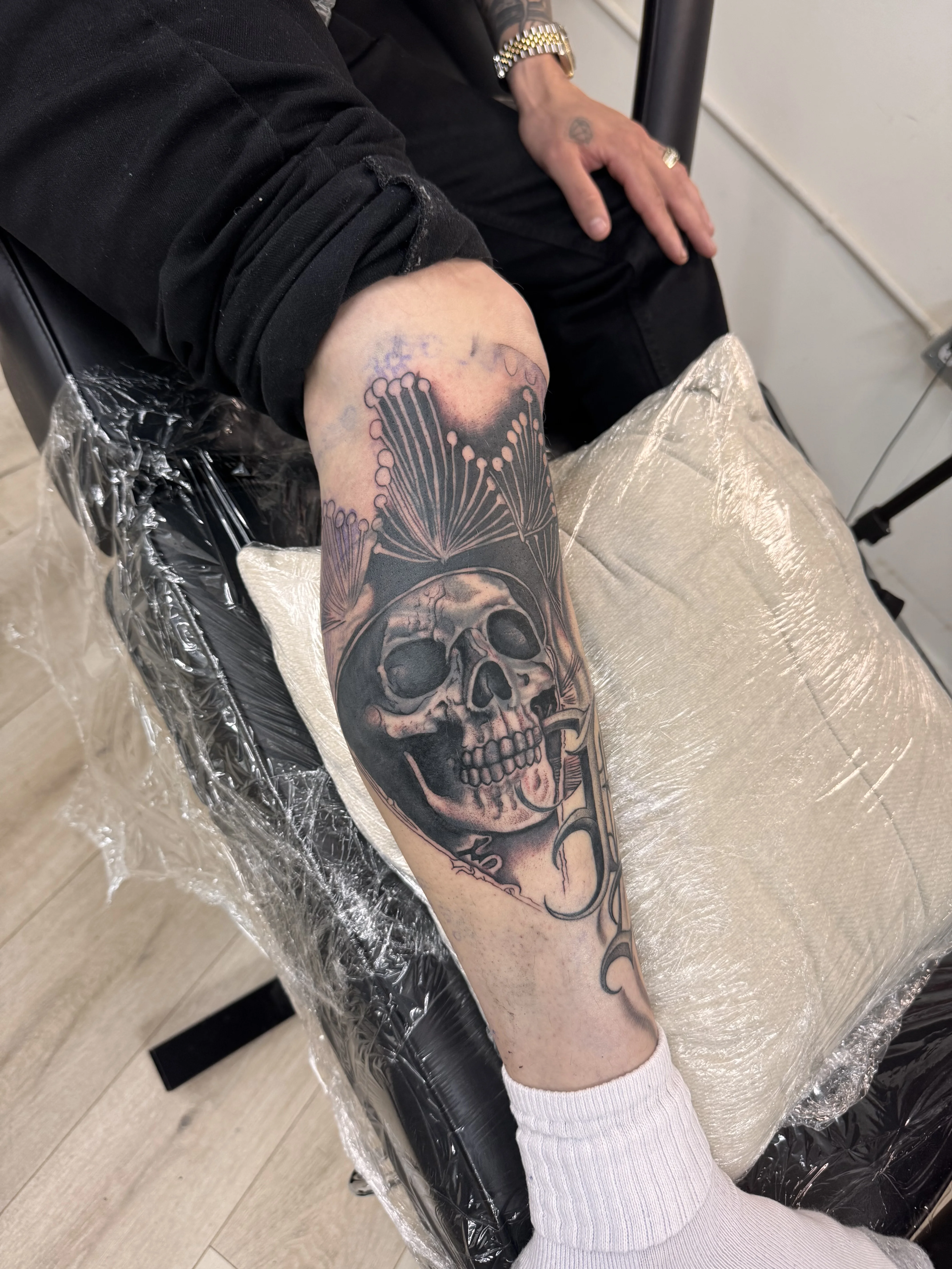 Black & Gray Realism tattoo by Kobe Virgen: skull, crown, dark, gothic