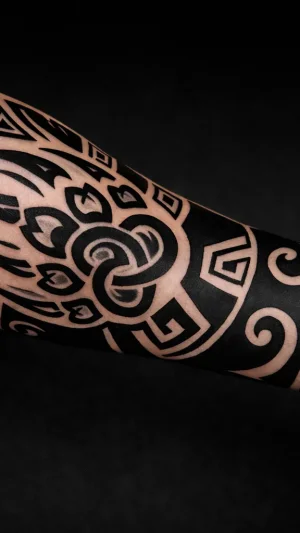 Tribal Geometric Quarter Sleeve