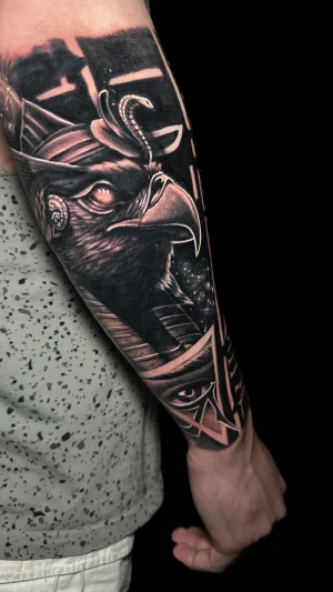 Falcon Headdress Quarter Sleeve