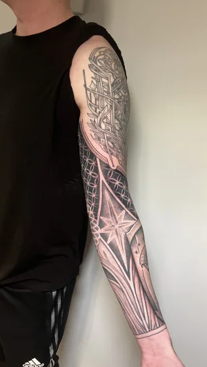 Geometric Star Full Sleeve