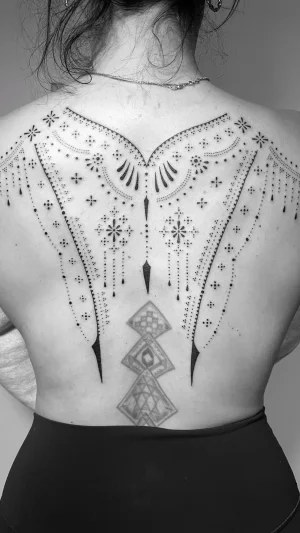 Delicate Geometric Floral Back Piece
