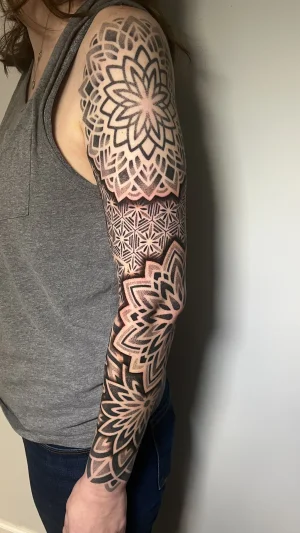 Geometric Mandala Full Sleeve