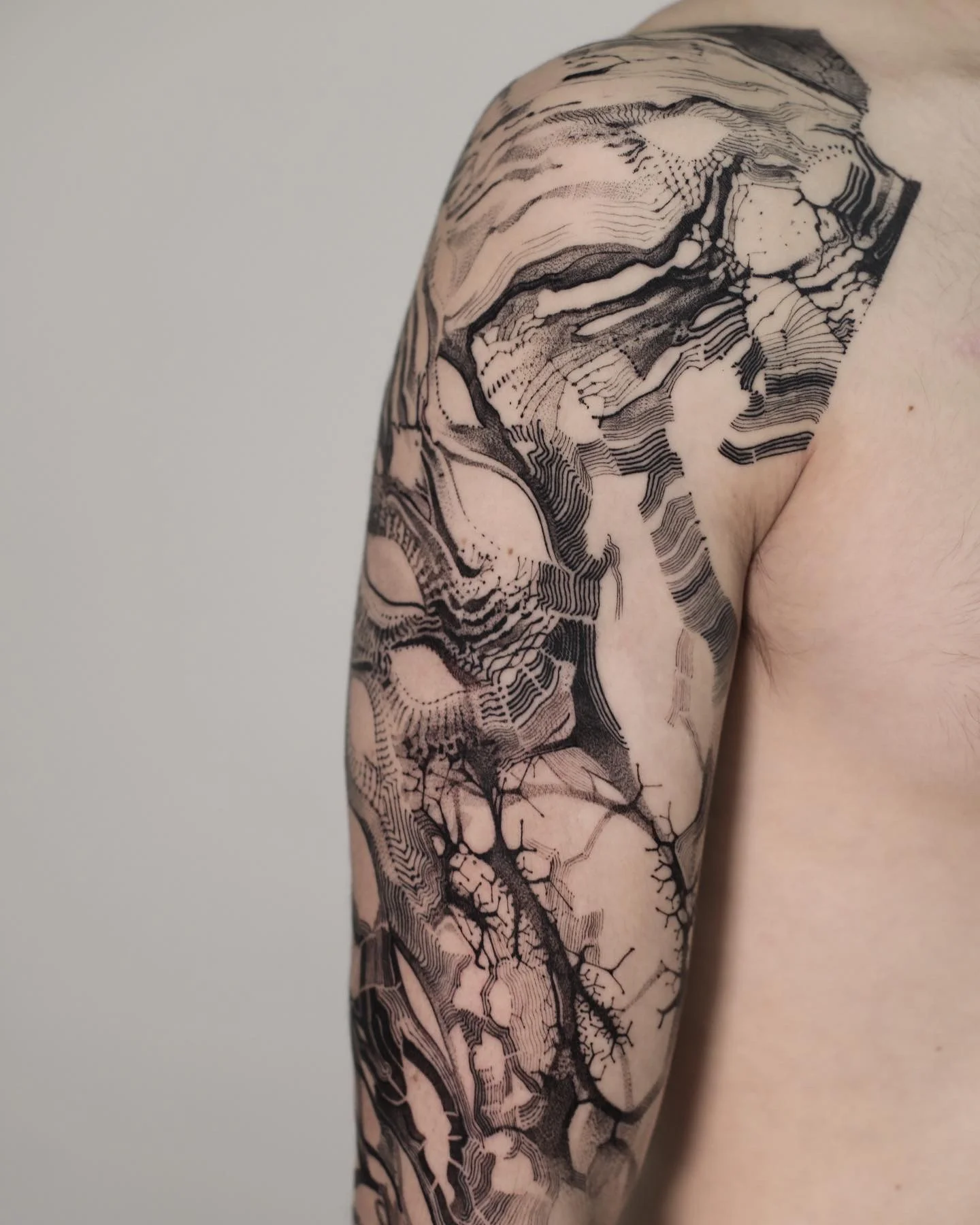 Abstract Blackwork Full Sleeve: abstract shapes, lines, fractures, organic patterns, abstract, dark