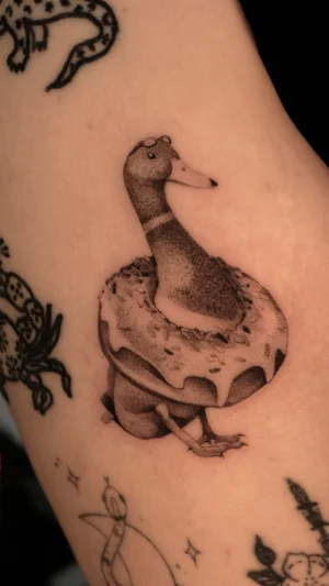 Duck with Swimsuit Ring Black & Grey