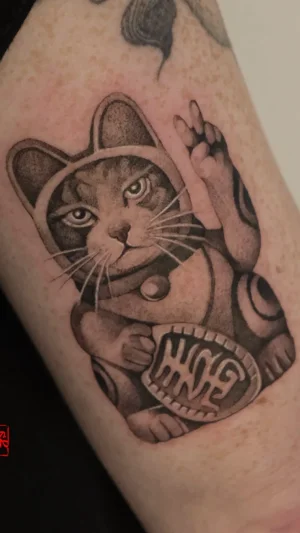 Realistic Maneki-Neko Cat Upper Arm