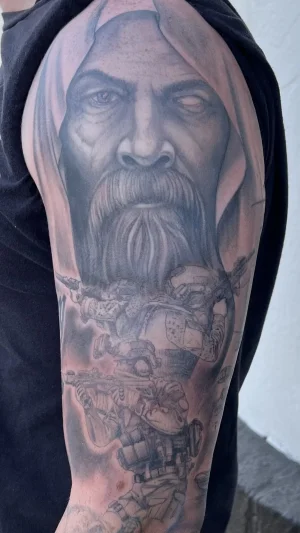 Bearded Man and Soldiers Half Sleeve