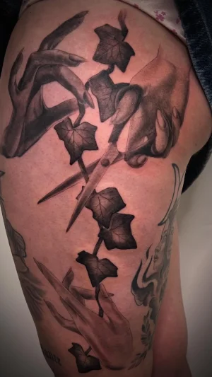 Hands and Ivy Black & Grey Thigh