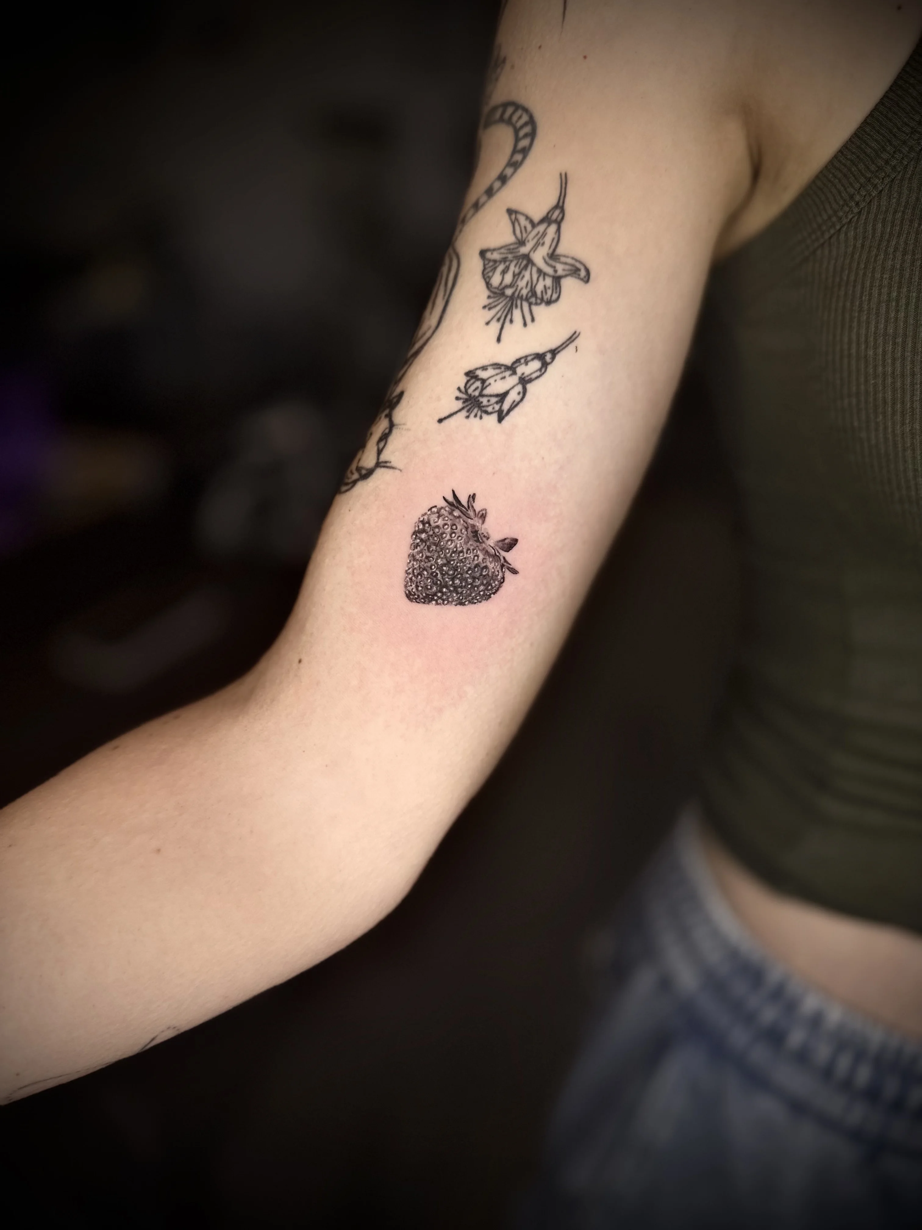 Fine Line tattoo by Churry Tattoos: strawberry, two flowers, nature, floral