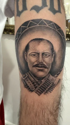 Sombrero Portrait Forearm