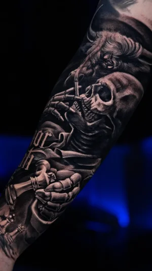 Realistic Skull Smoking Chess Quarter Sleeve